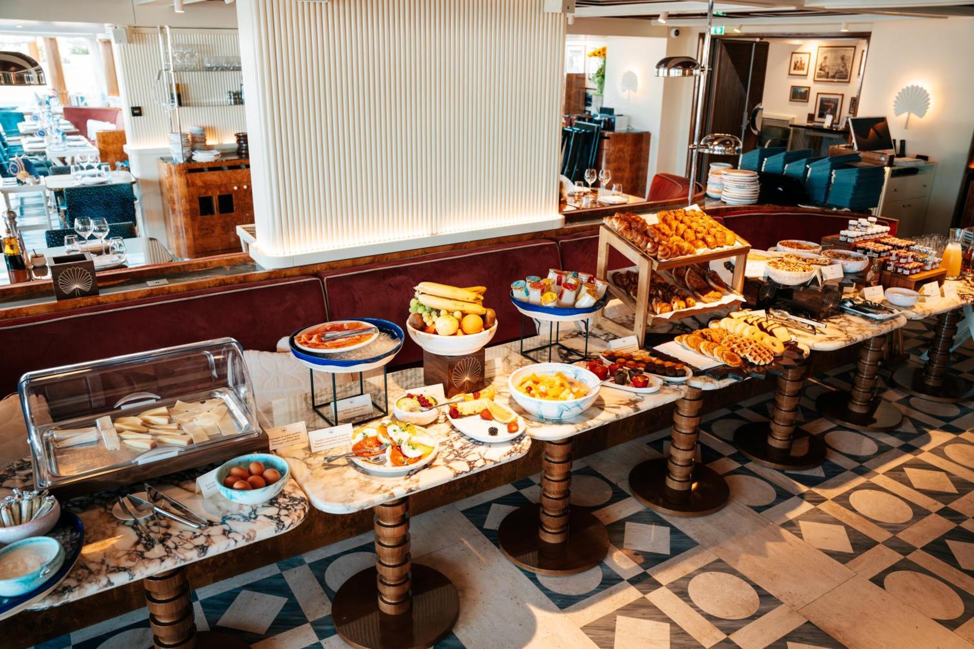 Port Palace 4*
